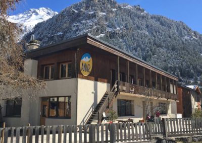 Chalet montagne Pralognan la Vanoise. Location possible gite de groupe grande capacité accessible pmr.