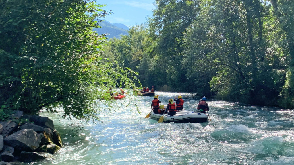 Excursion en canoe kayak sur un lac en Savoie avec l'association Anaé Vacances