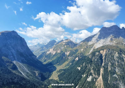 Vue sur les montagnes de Pralognan la Vanoise en Savoie.